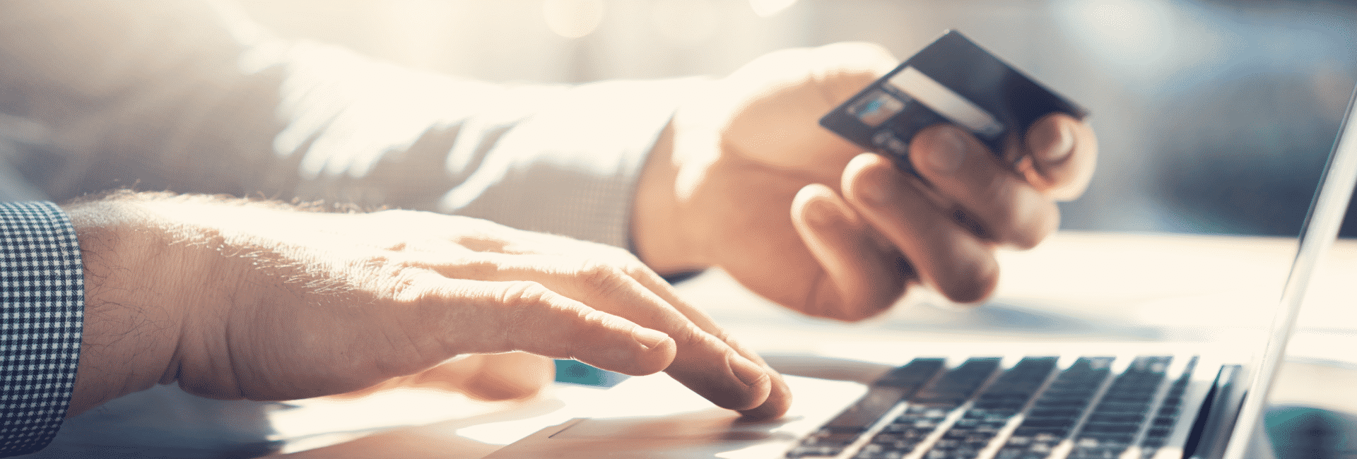 ربط بطاقة الخصم الخاصة بك مع حسابين