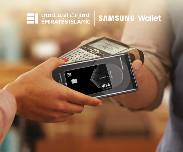Person making a payment with Samsung Wallet
