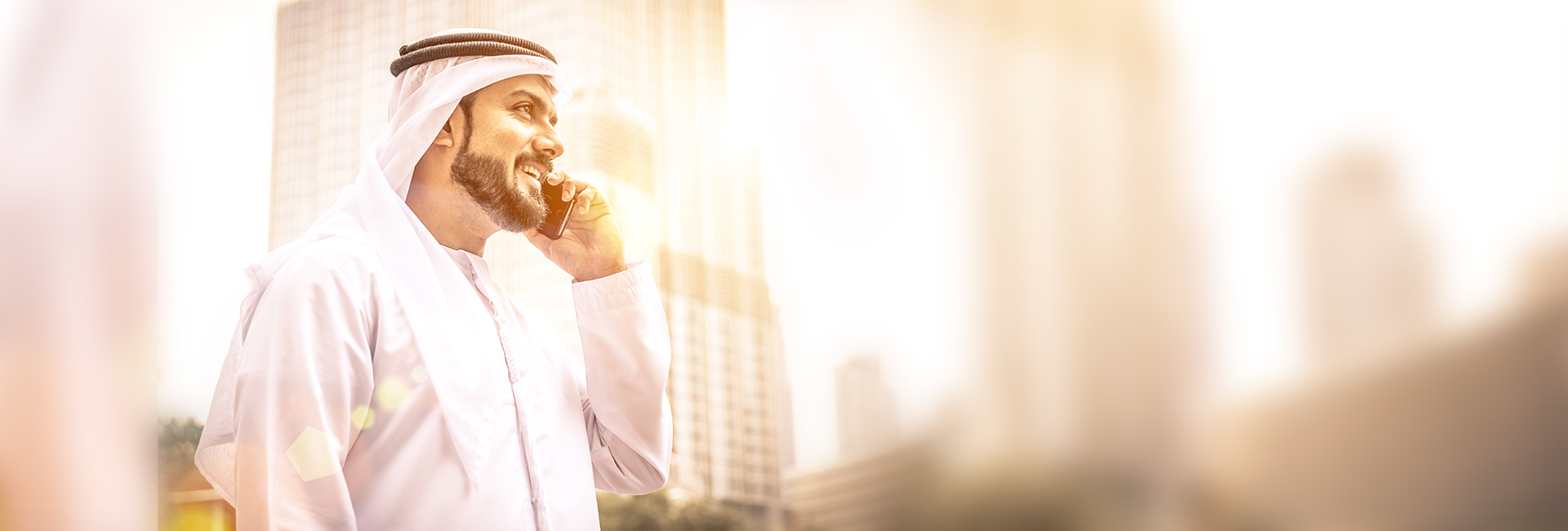 خط مخصص للإماراتيين في مركز الاتصال